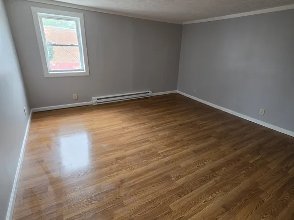 106 SE Vine St #4, Atlanta, IL 61723