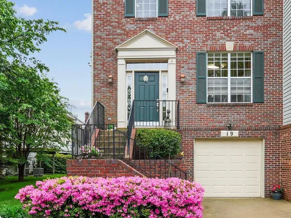 19 Vanderbilt Ct, Rockville, MD 20850