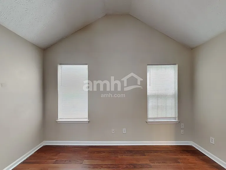 104 Ivy Springs Dr — Photo 9
