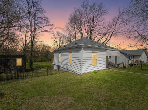 1059 Vine St, Paris, KY 40361