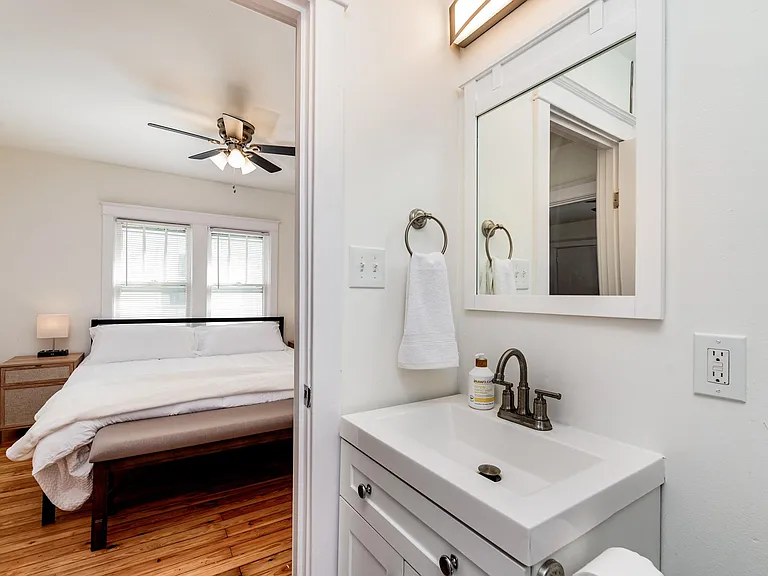 6026 Scanlan Ave — Photo 14