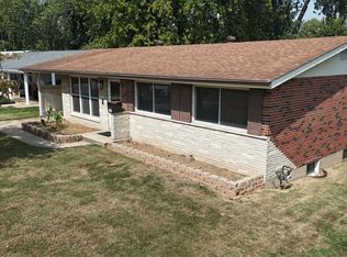 1445 Bobbinray Ave, Florissant, MO 63031