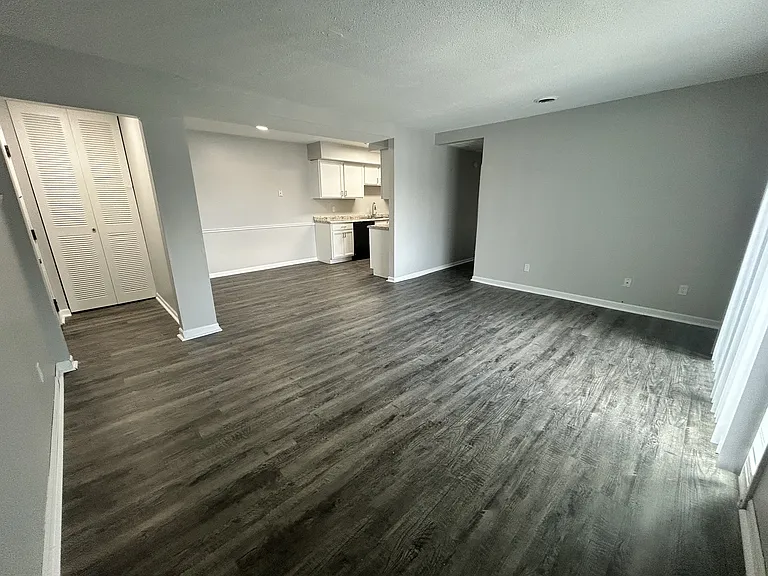 Secor Flats — Photo 50