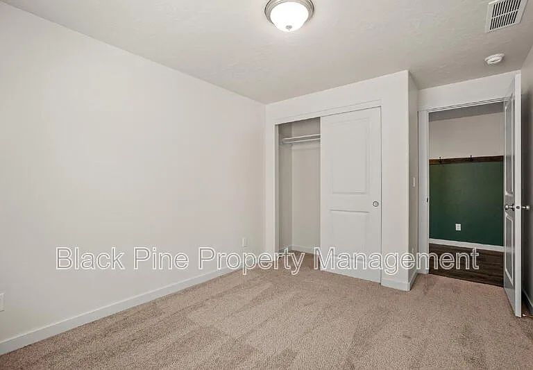 644 Stanley Lake St — Photo 22