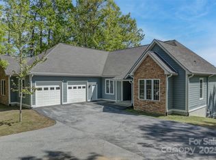 883 Big Raven Ln, Saluda, NC 28773