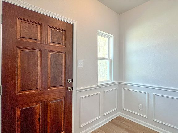 The Mockingbird II- Entry Foyer.