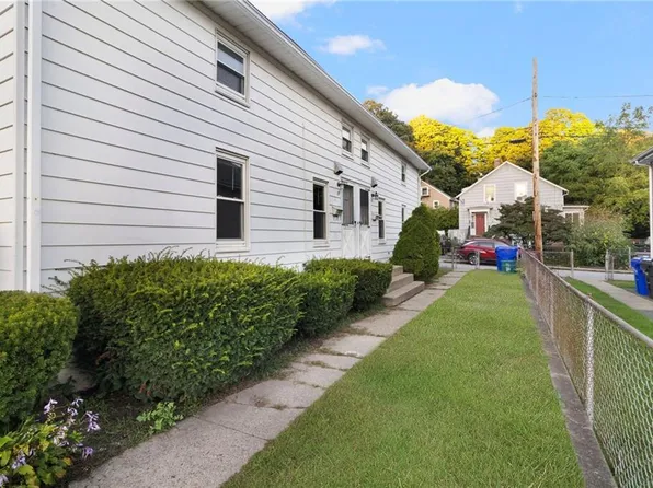 14-16 Douglas St, West Warwick, RI 02893
