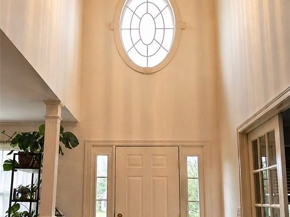 3rd image of 136 Jade Cir