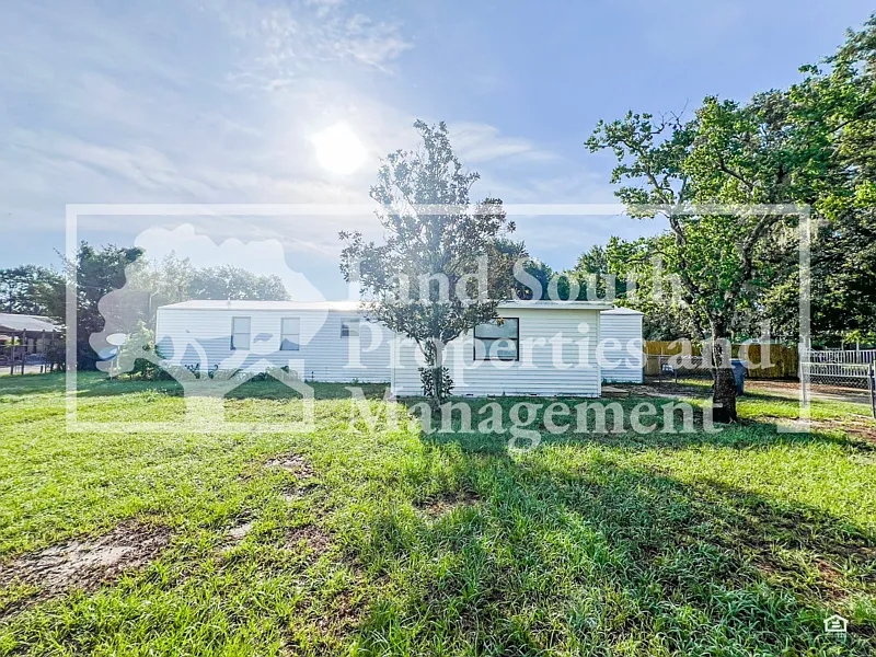 3 bed, 2.0 bath, 924 sqft, $1,750 — Photo 1