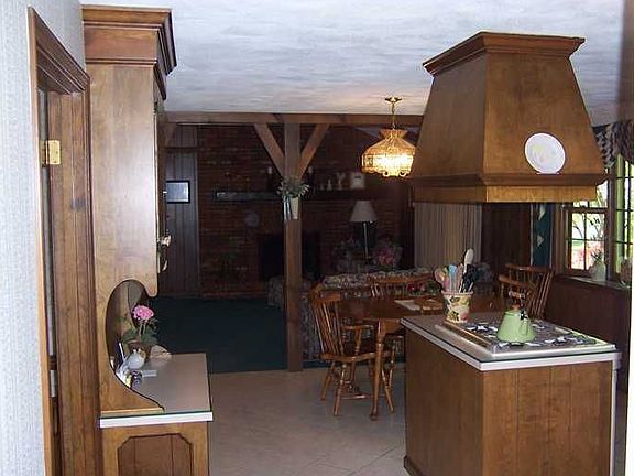 4th image of 62 Countryside Dr
