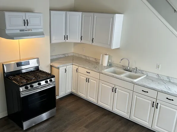 519 Elm St, Carnegie, PA 15106