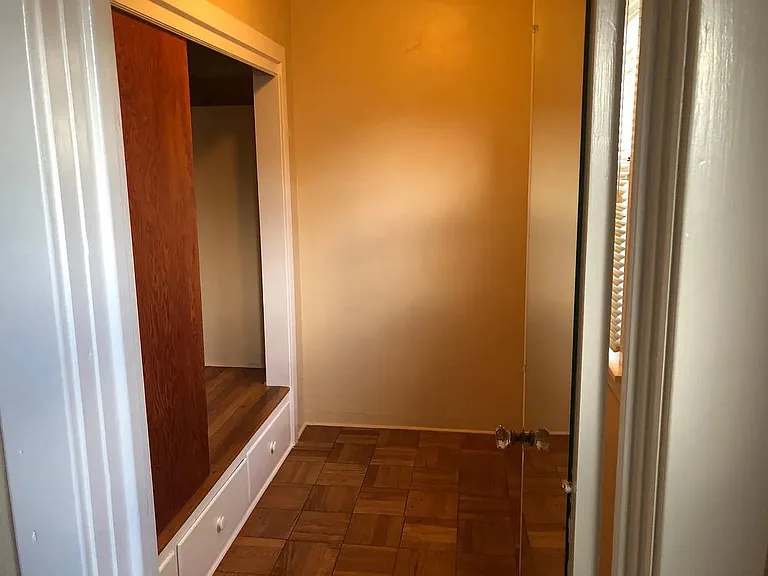 320 Watson St — Photo 13
