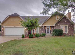 6737 SW Wentley Ln, Topeka, KS 66614