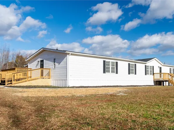 3213 Oak Level Rd, Halifax, VA 24558