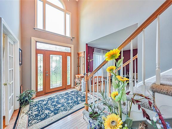 5th image of 4132 Crest View Dr