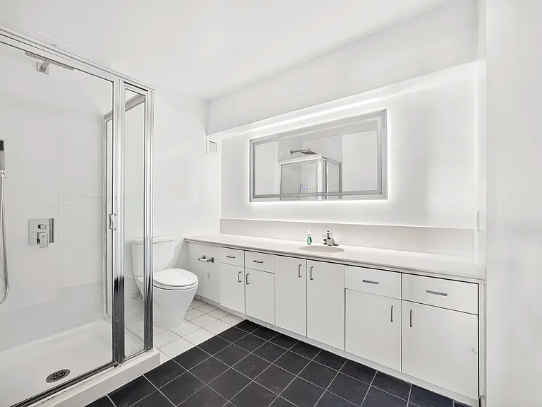 135 W 70th St #8C — Photo 11