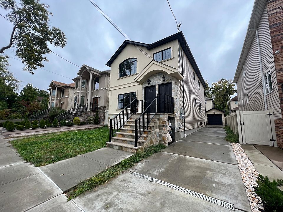 1st image of 242 Ionia Ave #1