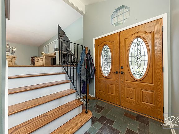 2nd image of 8 E Gartner Rd