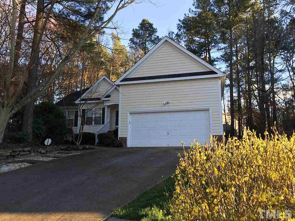1st image of 20 Dardanelle Ln