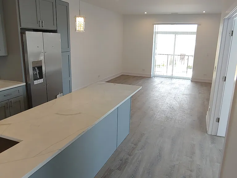 4414 N Austin Ave #100 — Photo 7