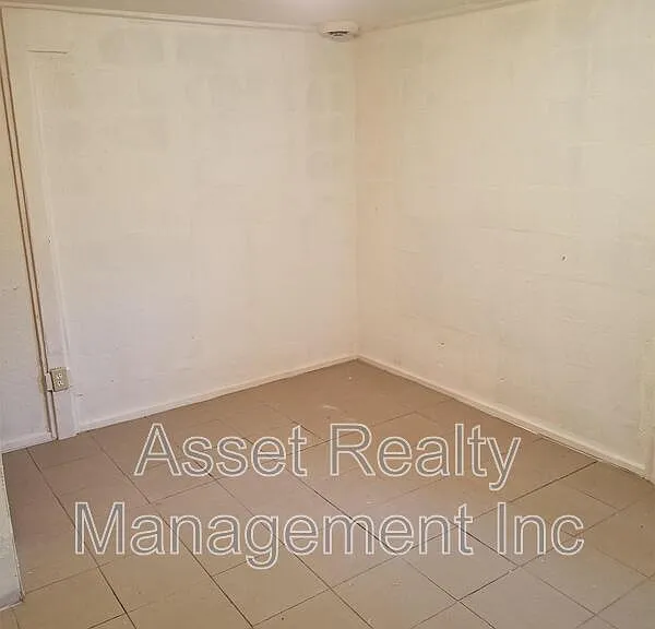 102 Wainwright Rd — Photo 12