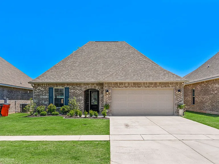 754 Crozier Dr — Photo 1