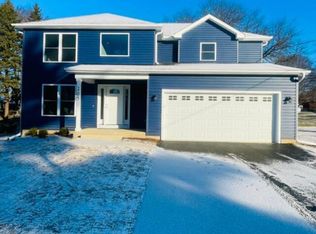 820 N Van Buren St, Batavia, IL 60510
