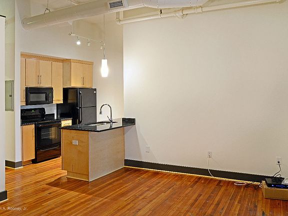 5th image of 132 N Sycamore St APT 407