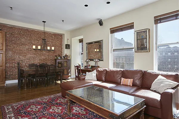 Sold by Stribling | media 10