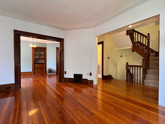 3rd image of 104 Hancock St