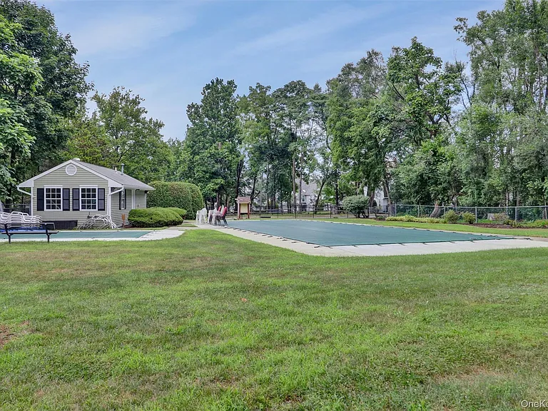 48 Homestead Village Dr — Photo 35