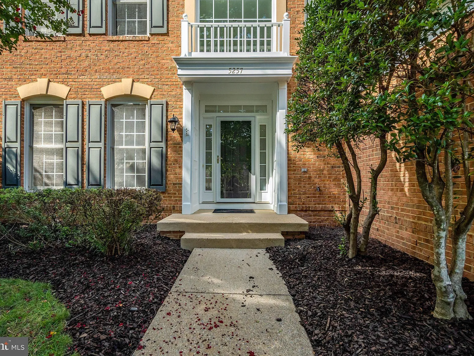 4 bed, 3.5 bath, 3046 sqft, $5,495 — Photo 1