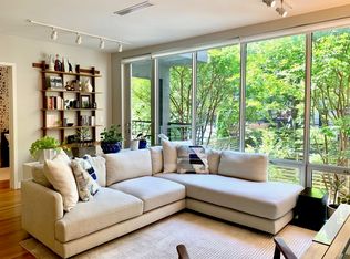232 7th St #2R, Brooklyn, NY 11215