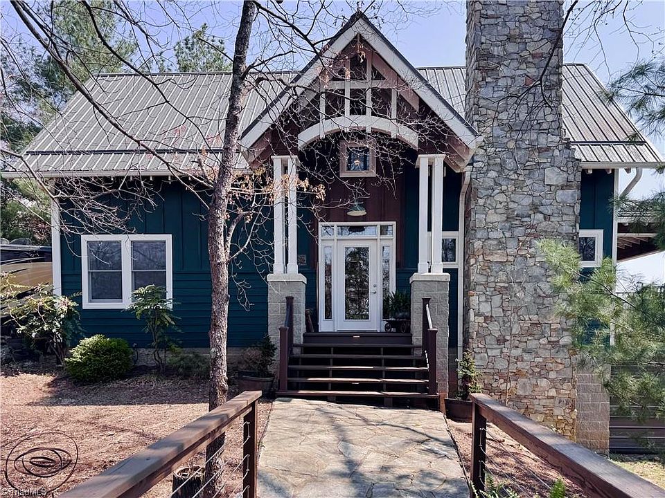 1st image of 147 Fairview Dr