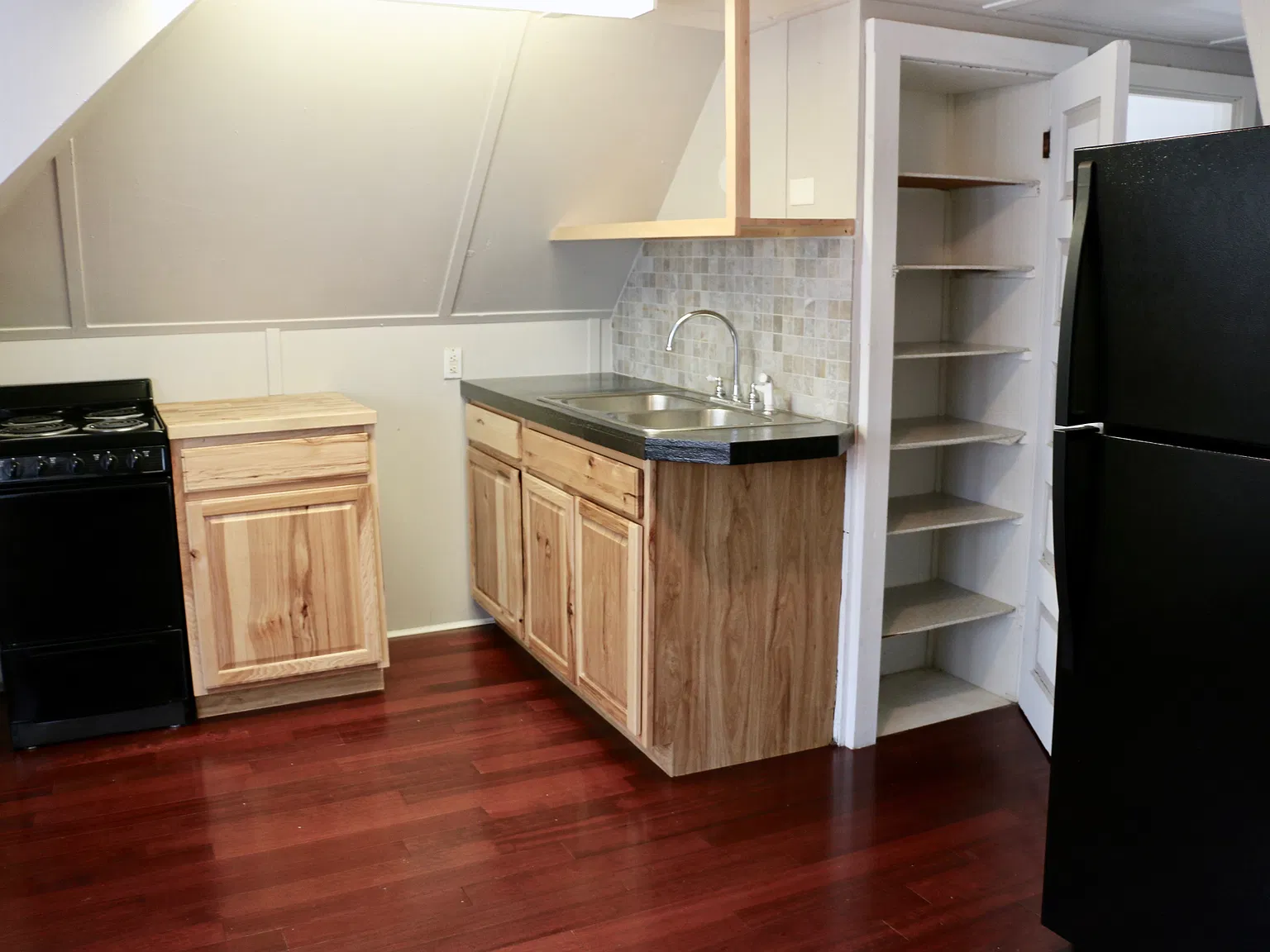 Studio, $750 — Photo 4