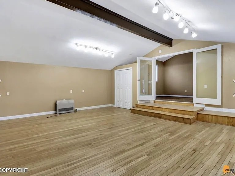 2905 Turnagain St — Photo 30