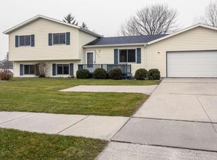 4698 Cherry St, Grand Forks, ND 58201