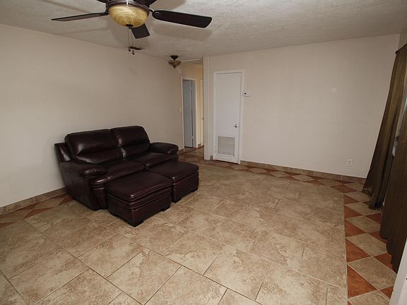 5th image of 141 Sea Gull Dr