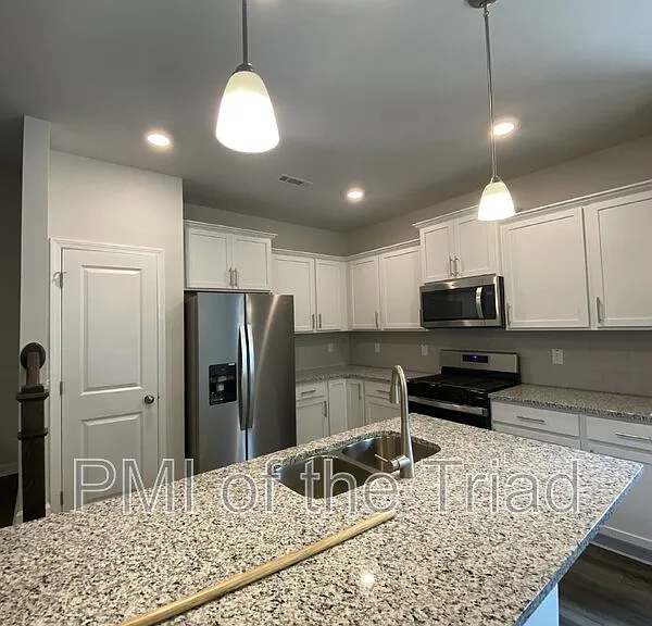 4006 Beckton Trl — Photo 9