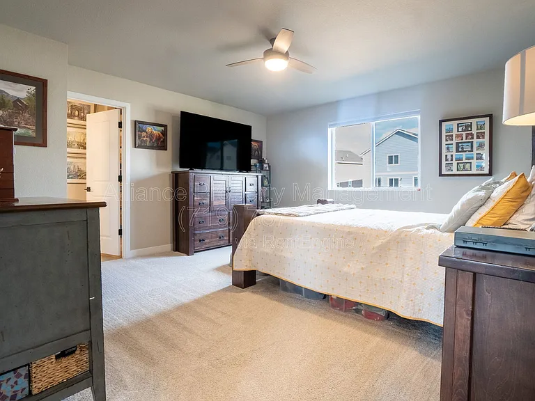 10477 Luneth Dr — Photo 23