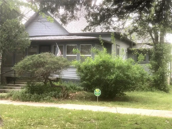 415 S 8th St, Independence, KS 67301