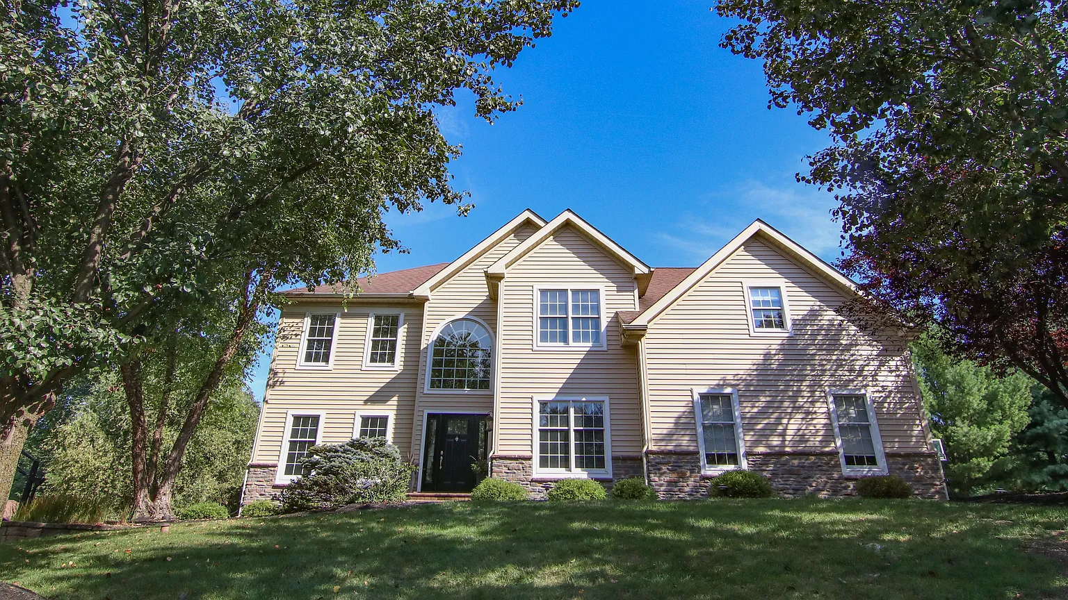 1740 Osprey Dr photo 1