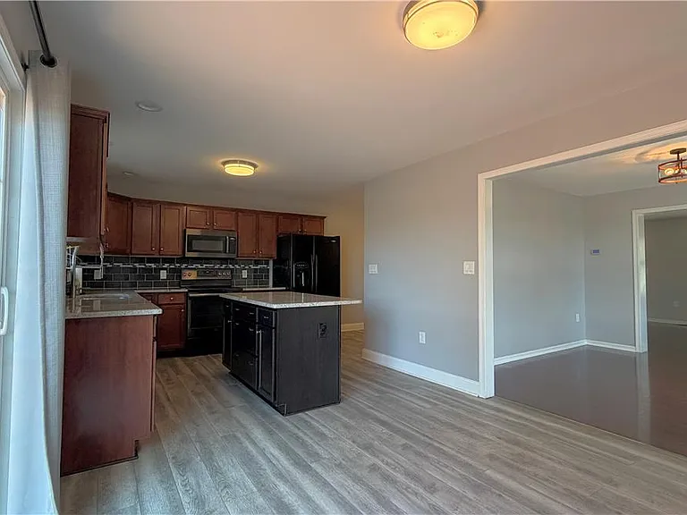 1334 Easton Rd — Photo 9
