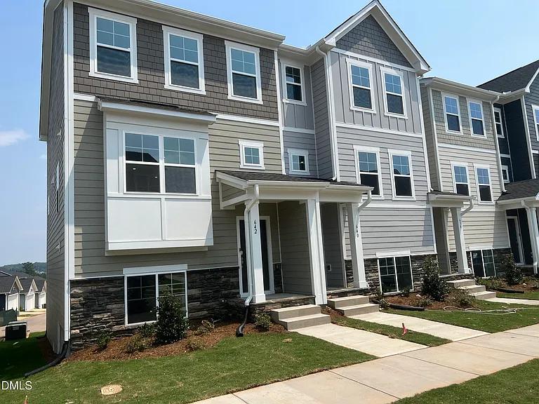 642 Gimari Dr — Photo 2