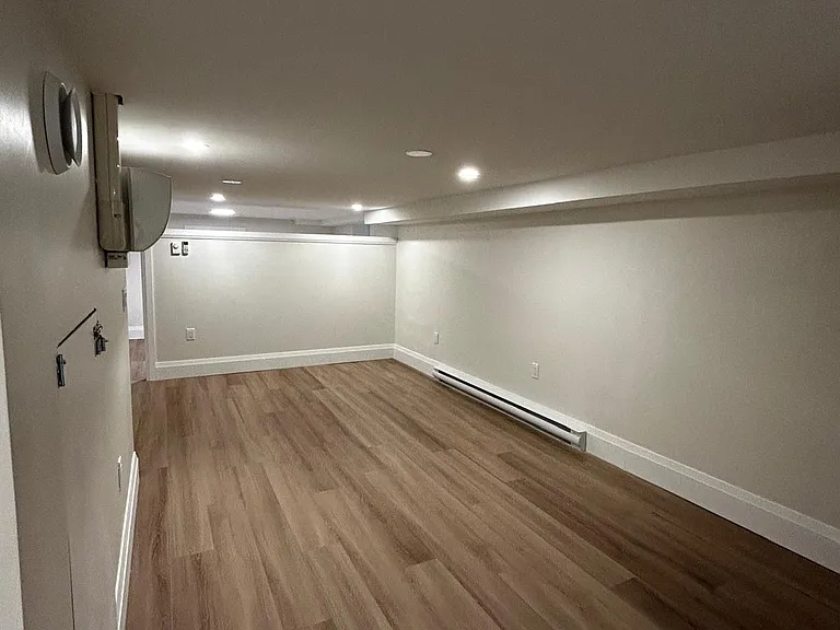659 Vaughan Rd #3 — Photo 5