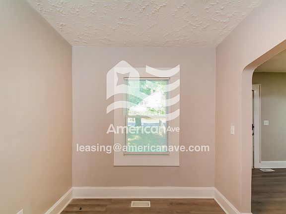 1041946_005_wm_-_dining_room_13140760.jpg