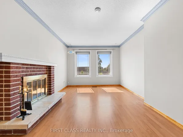 4213 Beacon Ln, Mississauga, ON L5C 3V8