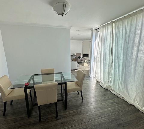 3rd image of 930 3rd St APT 302