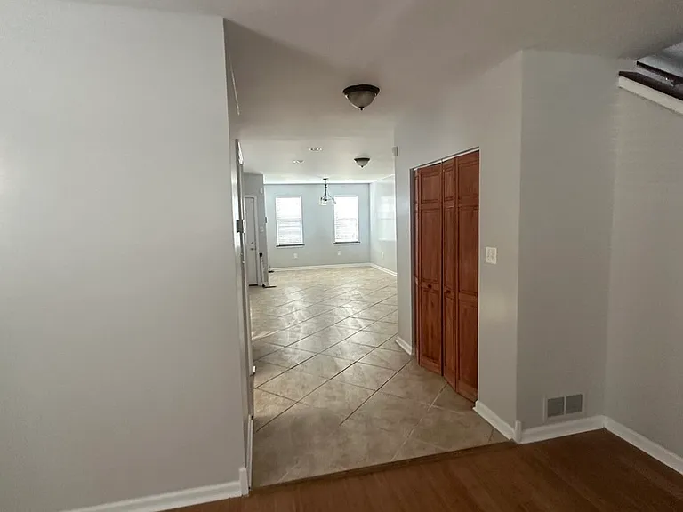 2449 W Taylor St #2 — Photo 6