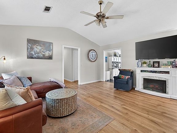 5th image of 42 Summertree Rd